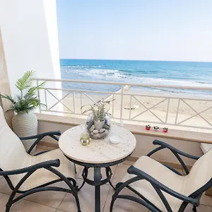 Quattro Beachfront Sea View Ap 4 Apartament