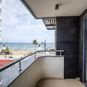  Case de vacanță Dios Ponte Finikoudes Beachfront